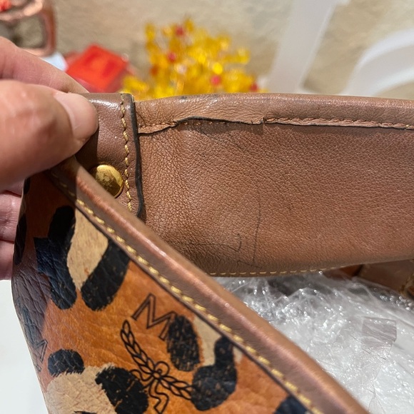 MCM COGNAC ANIMAL PRINT TOTE - Picture 9 of 16